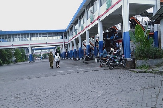 Raung Knalpot Bus dan...