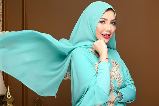 Cara Penyanyi Dinda...