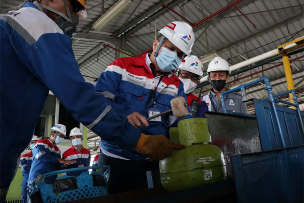 Pertamina Tambah Pasokan...