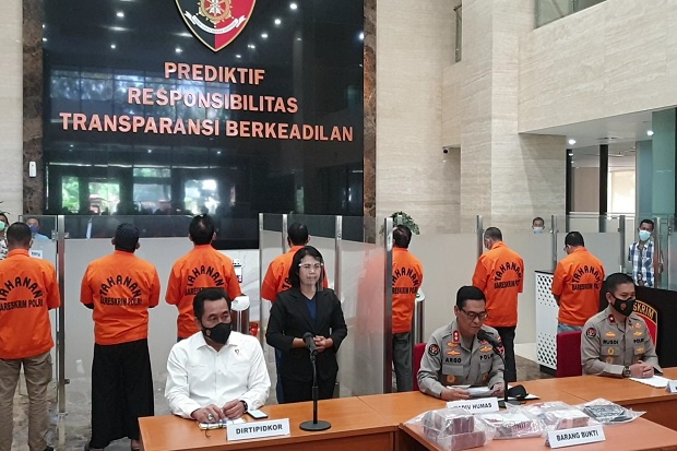 Lebaran di Penjara,...