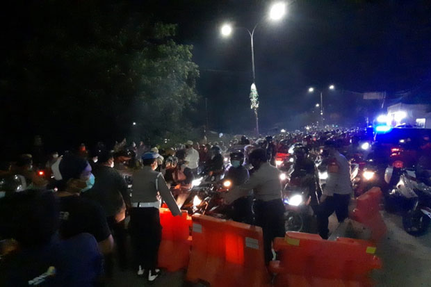 Jalur Perbatasan Bekasi-Karawang...