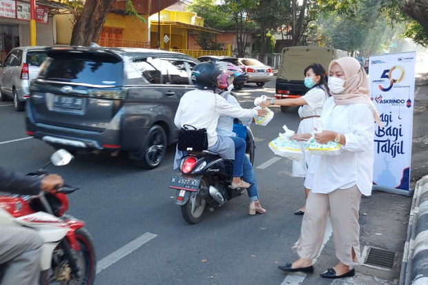 Berbagi Berkah Ramadhan,...