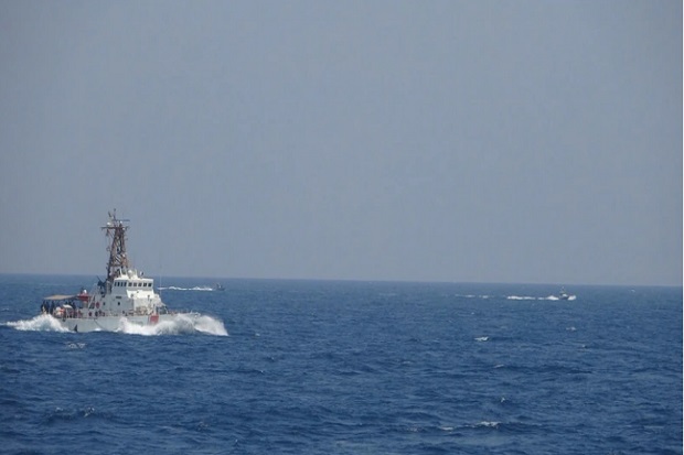 Didekati 13 Kapal Iran,...