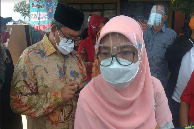 WNA China Masuk Indonesia,...