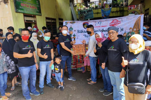 Tiga Komunitas Pesepeda...