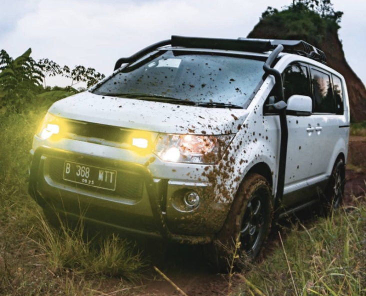 Mitsubishi Delica Kekar...