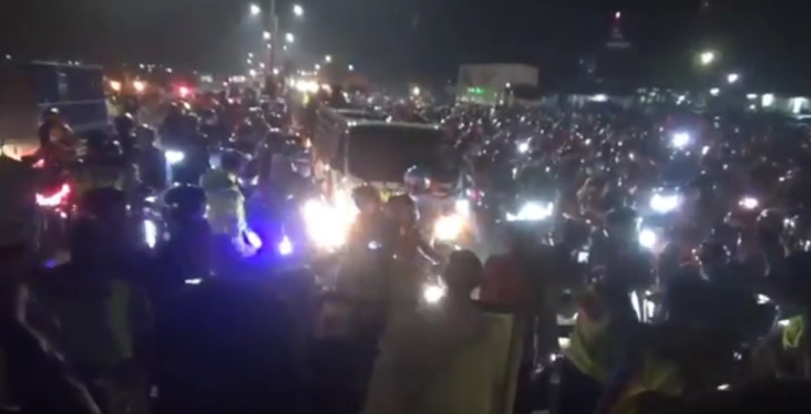 Ribuan Pemotor Nekat...