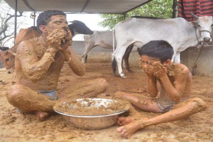 Hadapi Gempuran Covid-19,...