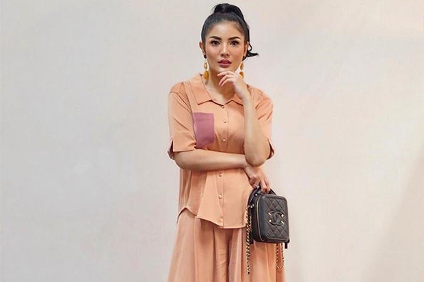 Cerai, 5 Artis Ini Rayakan...