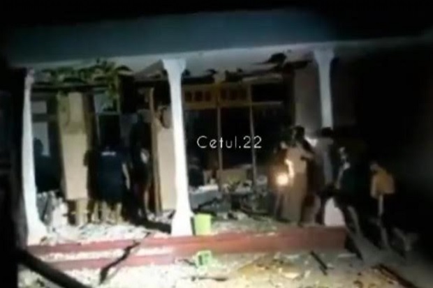 Ledakan Mercon di Malam...