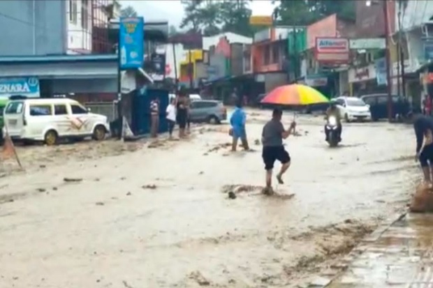 Sungai Batu Gagak Meluap...