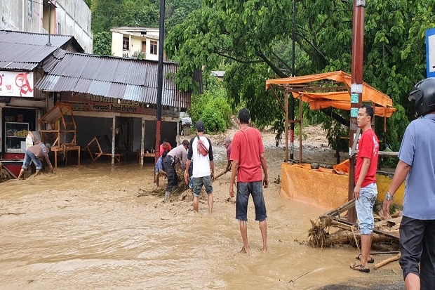Jalur Prapat Dihantam...