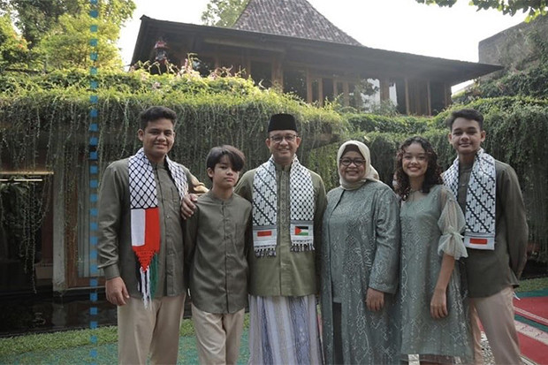 Gaya Lebaran Anies Baswedan...