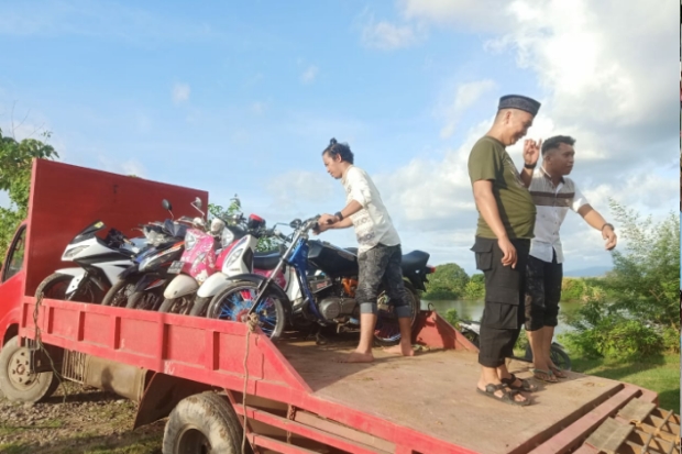 Gerebek Arena Judi Sabung...
