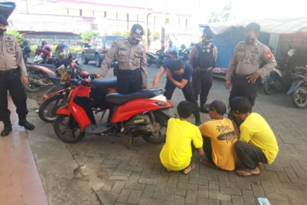 Tiga Remaja Gowa Diamankan...