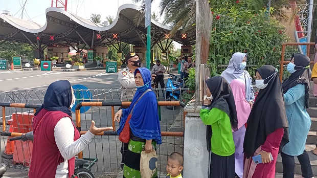 Ancol Ditutup Dadakan,...
