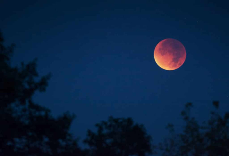 Gerhana Bulan Total...