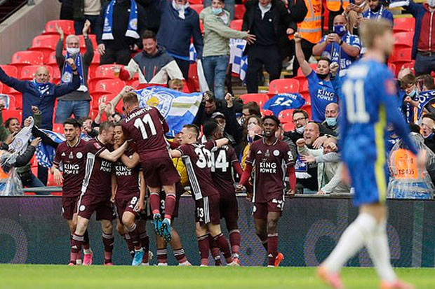 Kalahkan Chelsea, Leicester...