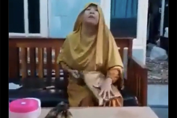 Video Emak-Emak Ngamuk...