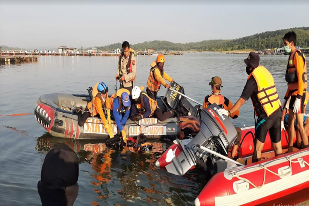 Pencarian 2 Korban Tenggelam...