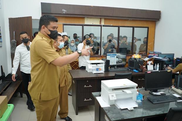 Hari Pertama Kerja,...