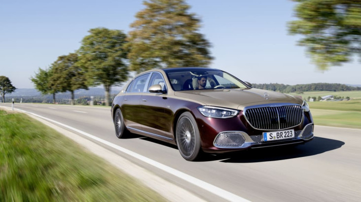 Sedan Termewah Mercedes-Benz...