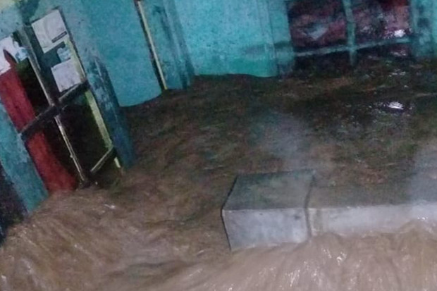 9 Rumah dan 1 Jembatan...