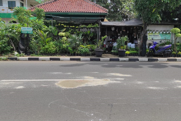 Pengendara Motor di...