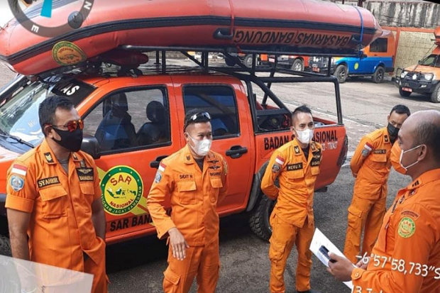 Terpeleset di Jembatan,...