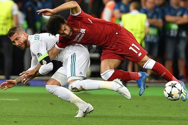 Rivalitas Salah vs Ramos...
