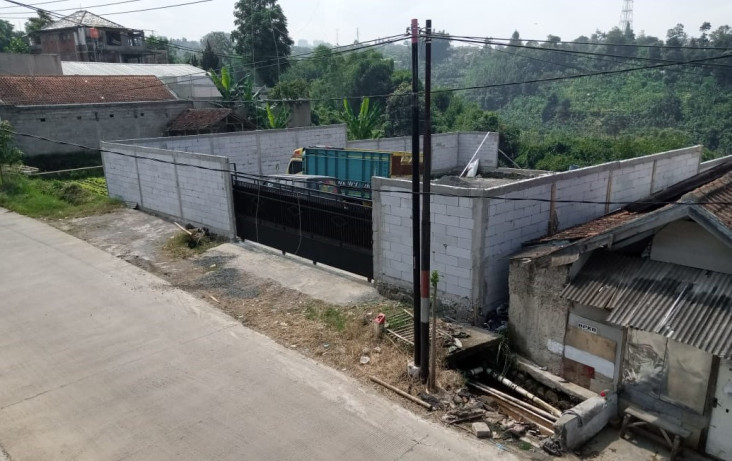 Warga Protes Pembangunan...