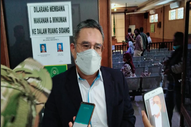 Sidang Mantan Bos AISA,...