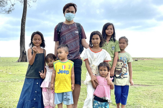 Pulang Kampung, Selebgram...