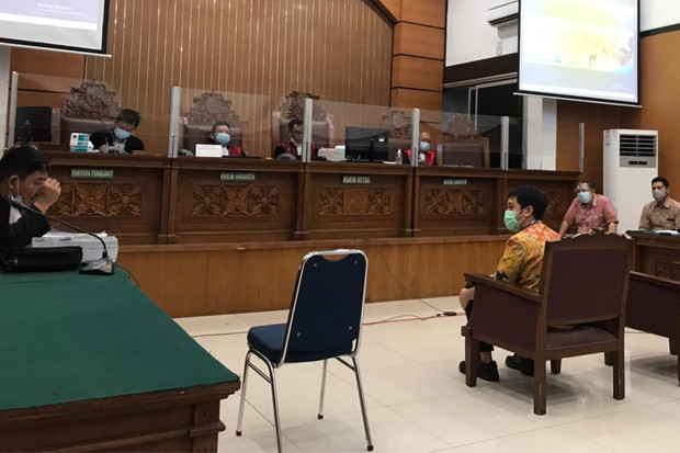 Kasus Penggelapan, Putra...
