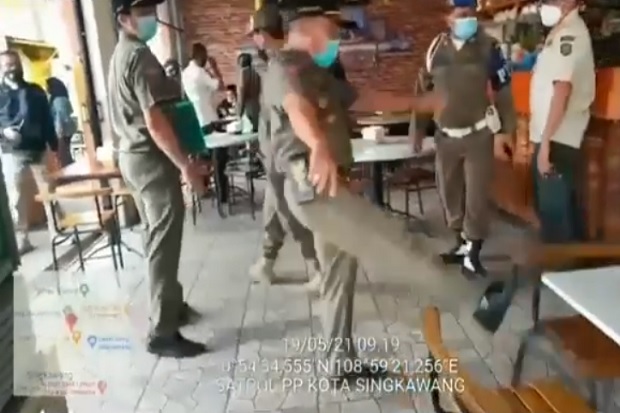 Arogan, Oknum Satpol...