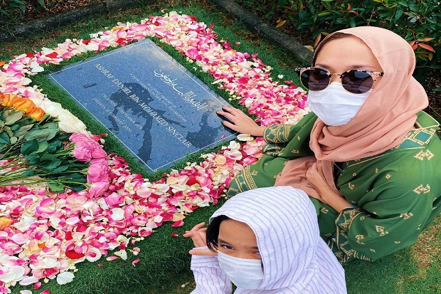 Ziarah ke Makam Ashraf...
