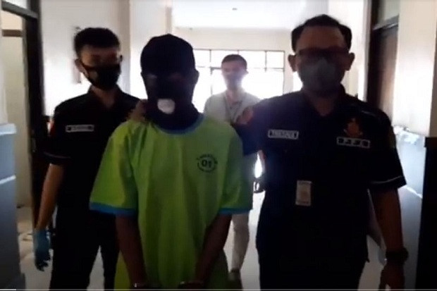 Cerai dengan Istri,...