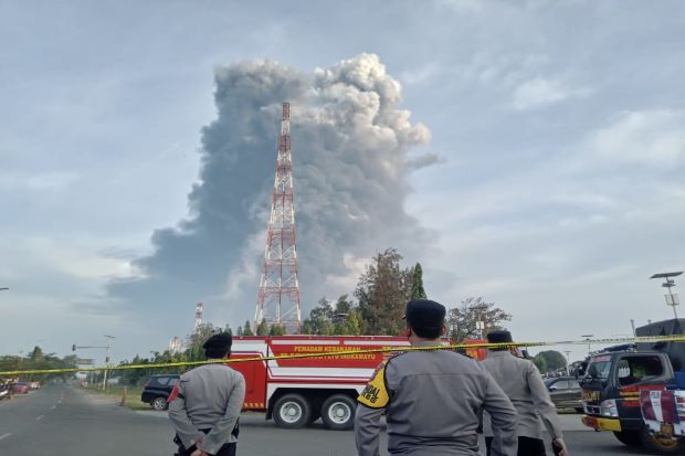 Kebakaran Kilang Balongan...