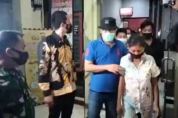 Pembantu Rumah Tangga...