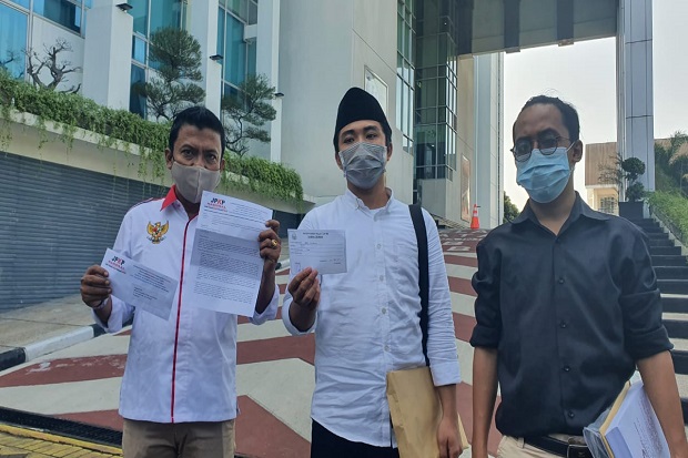 Ayahnya Dihukum Karena...