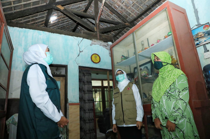 Tinjau Lokasi Gempa...