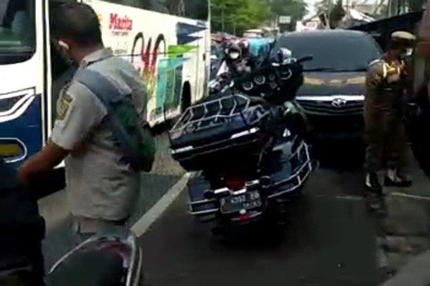 Moge Tabrak 3 Motor...