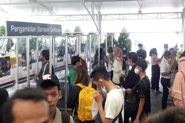 Akhir Pekan Ini, Stasiun...