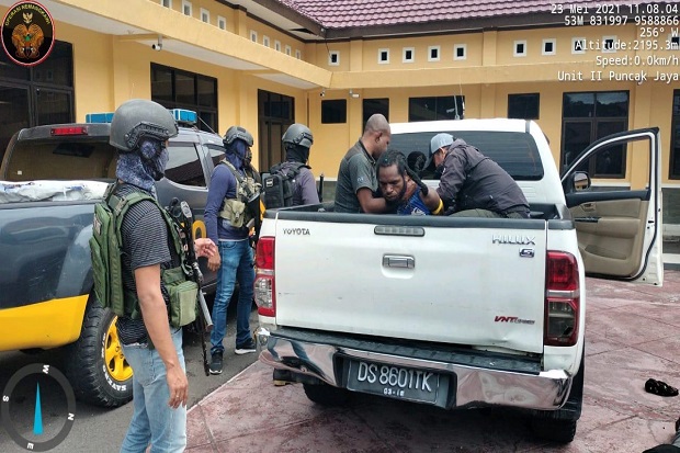Pernah Menyerahkan Diri...