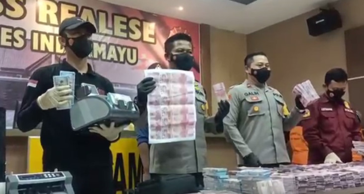 Bongkar Sindikat Upal,...
