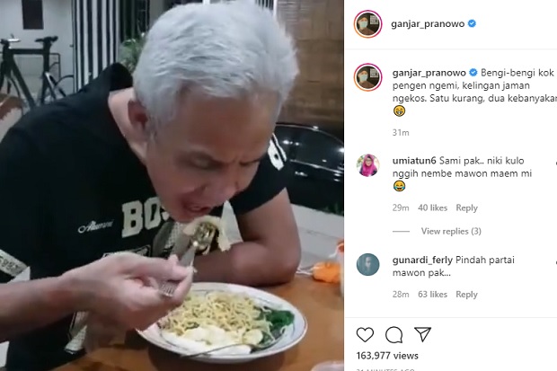 Disindir Kebelet Nyapres,...