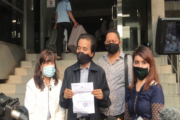 Roy Suryo Resmi Laporkan...