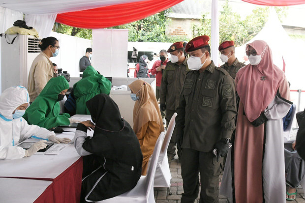 Tekan Penyebaran Covid-19,...