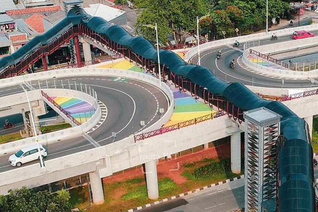 Viral Penampakan Flyover...