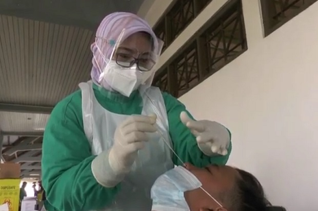 Hendak Pulang ke Pesantren,...